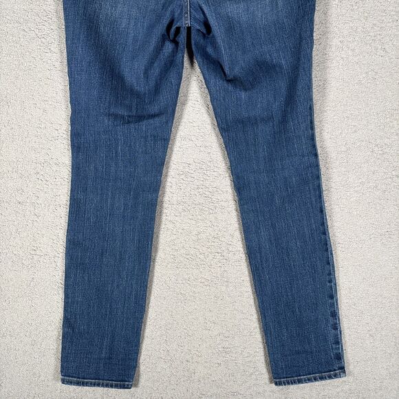 Old Navy Curvy Mid Rise Jeans Women’s Size 6 Medium Wash Distressed Whiskers - Picture 12 of 12